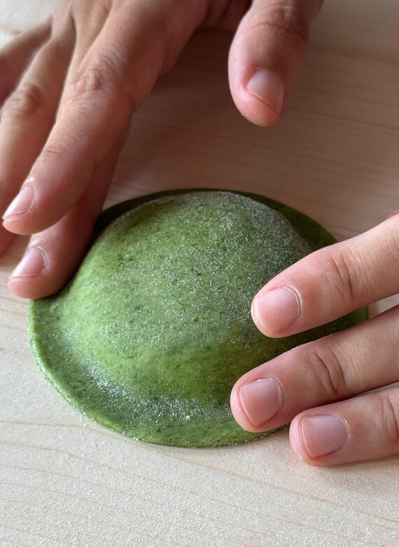 Tortellone alle tre ricotte con sfoglia verde agli spinaci